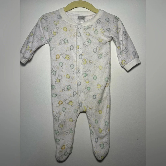 Baby bundle Old Navy Pijama, Gymboree button onesie, bambino pajama 3/6 months - Picture 7 of 8